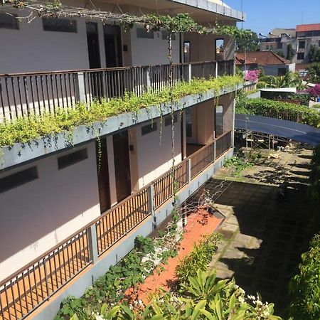 Pakerisan East Mansion Hotel Denpasar Kültér fotó