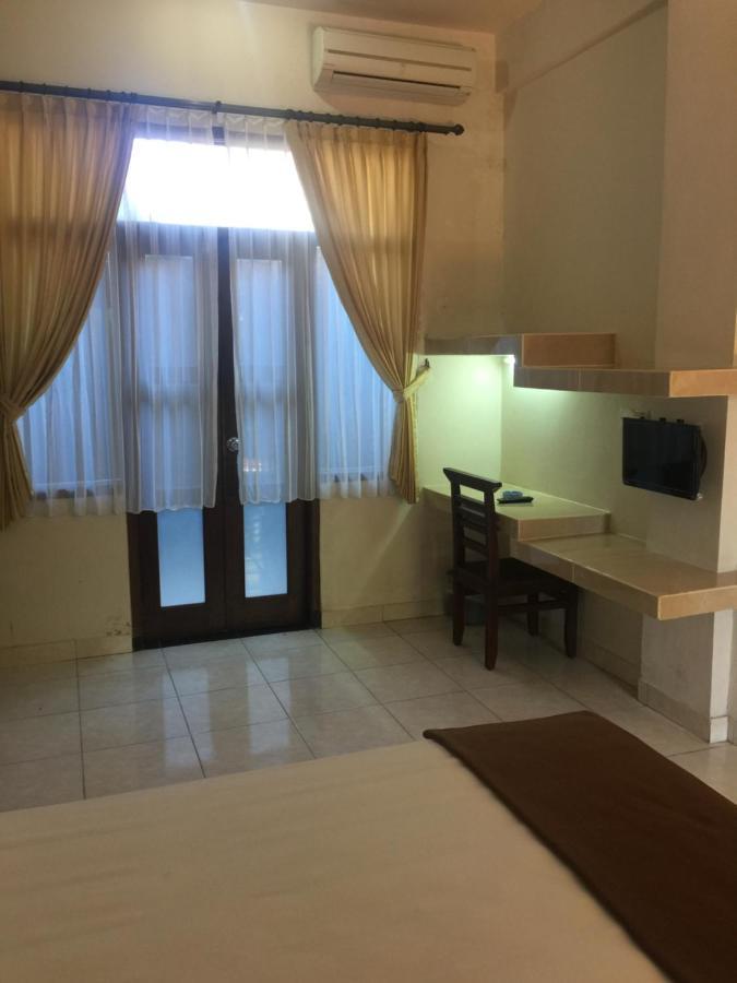 Pakerisan East Mansion Hotel Denpasar Kültér fotó